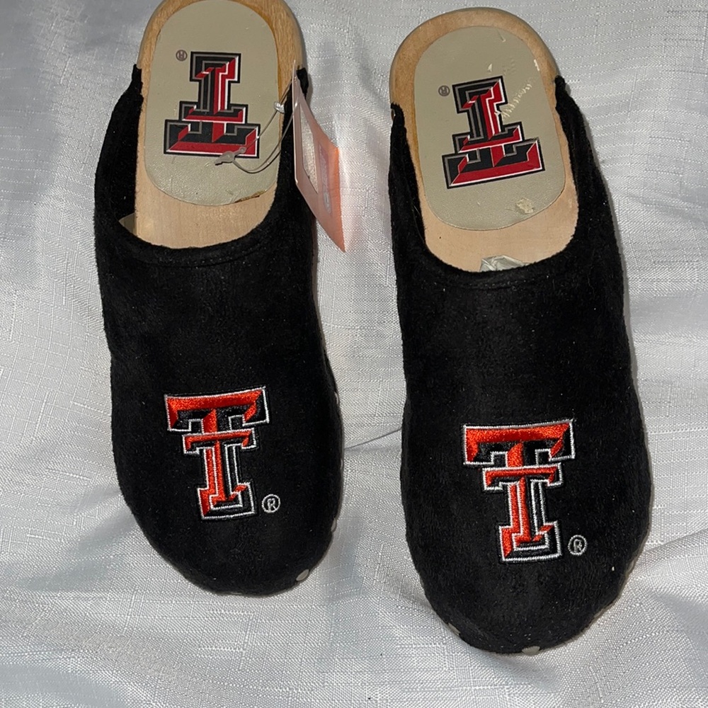 NWT Texas Tech Clogs size 6 black with a wooden heel